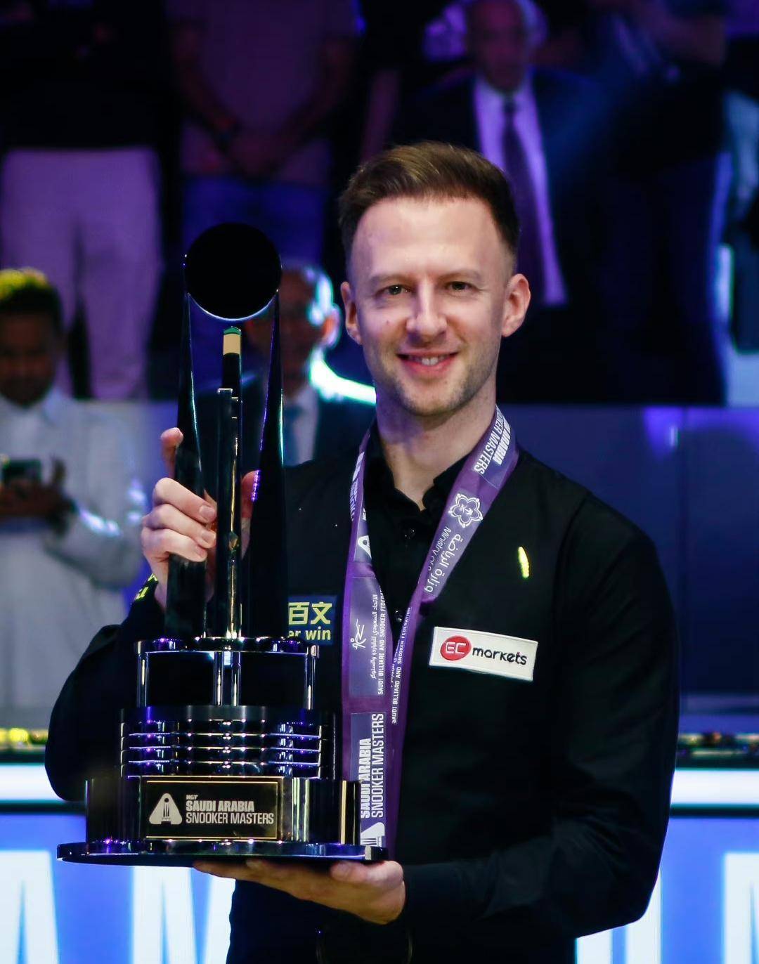 赛中脱颖而 赛中脱颖而